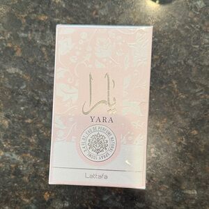 Yara Eau de Parfum Spray - Pink